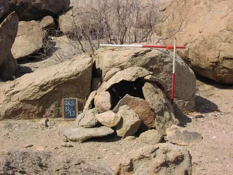 torage cairn © Photo: J. Kinahan