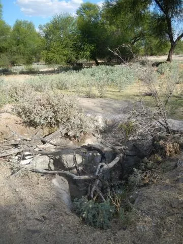 Traditional shaft well © Photo: J. Kinahan
